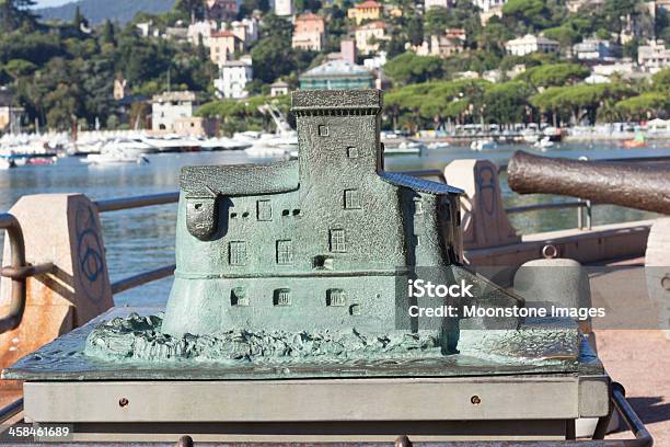Rapallo Na Riviera Di Levante Itália - Fotografias de stock e mais imagens de Castelo - Castelo, Modelo Arquitetónico, Aldeia