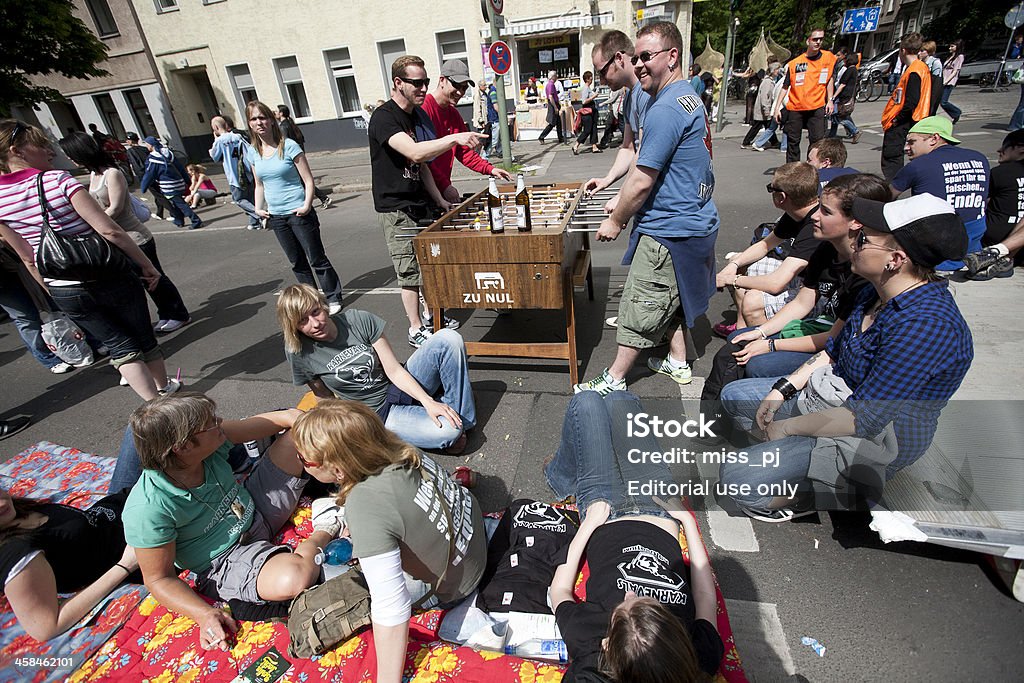 Chillen in den Karneval der Kulturen in Berlin - Lizenzfrei Berlin Stock-Foto