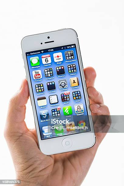 Apple Iphone 5 Главный Экран — стоковые фотографии и другие картинки iPhone - iPhone, Ребёнок, Apple Computers