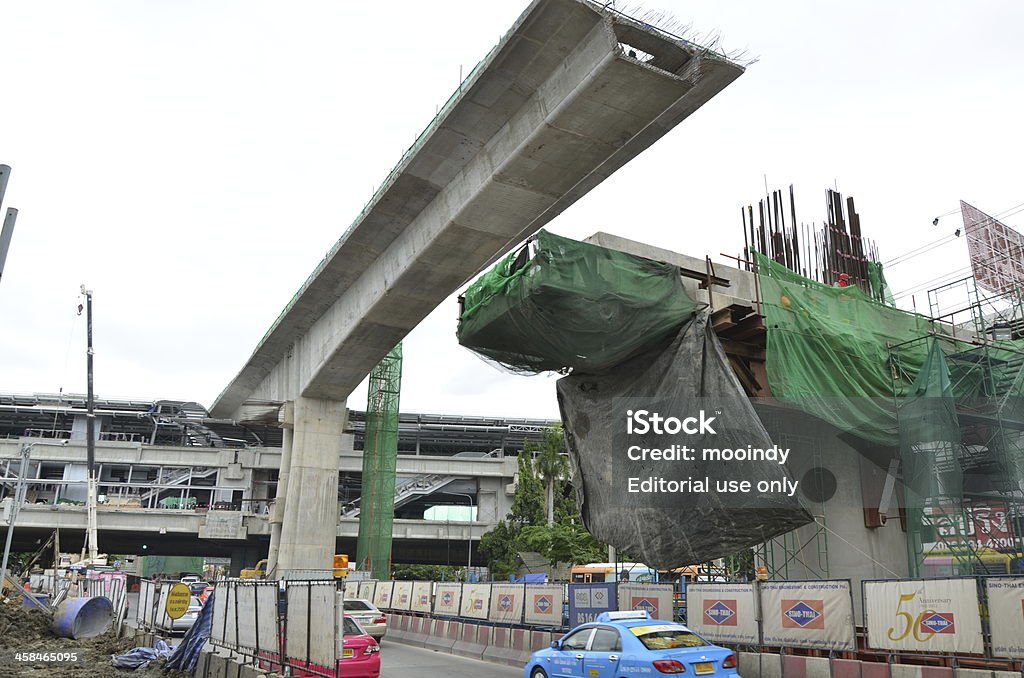 Sky train de construction - Photo de Acier libre de droits