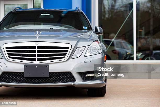 Xe Mercedes Benz E350 Mới Hình ảnh Sẵn có - Tải xuống Hình ảnh Ngay bây giờ  - Ban ngày, Bán lẻ, Công nghiệp - iStock