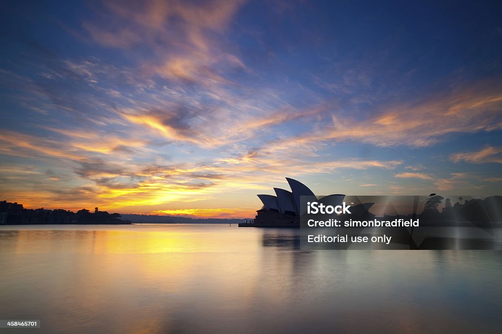 Sydney Opera House alba - Foto stock royalty-free di Acqua