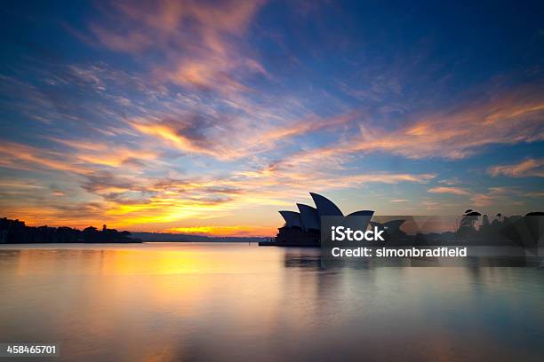 Sydney Opera House Alba - Fotografie stock e altre immagini di Acqua - Acqua, Alba - Crepuscolo, Australia