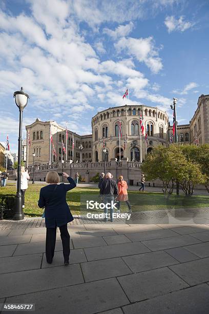 Apertura Del Parlamento De Noruega Foto de stock y más banco de imágenes de Adulto - Adulto, Aire libre, Arquitectura