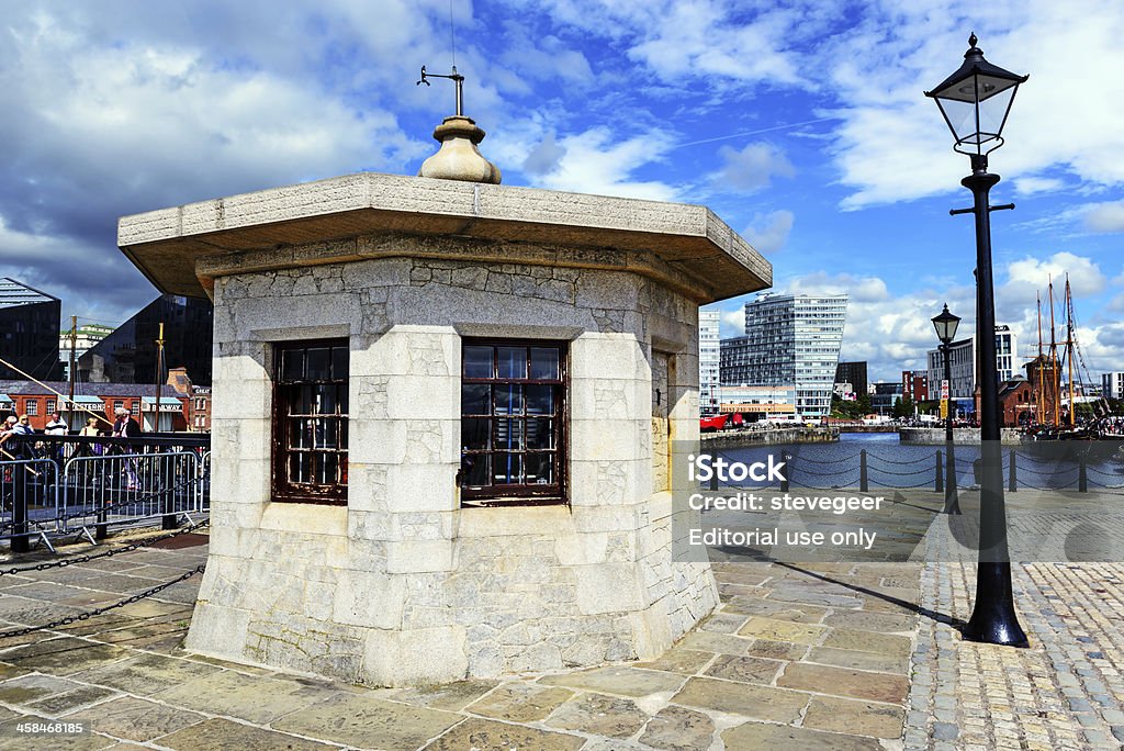 Quiosque de Informações no Docks, Liverpool. Inglaterra - Royalty-free Ao Ar Livre Foto de stock