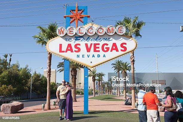 Sinal De Las Vegas - Fotografias de stock e mais imagens de Ao Ar Livre - Ao Ar Livre, Arte, Cultura e Espetáculo, Azul
