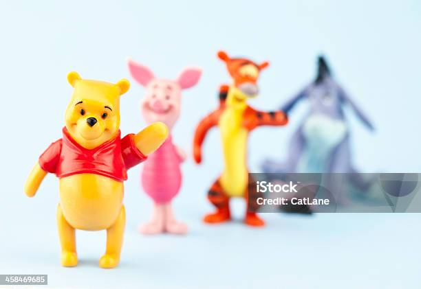 Winnie O Pooh E Os Seus Amigos - Fotografias de stock e mais imagens de Winnie The Pooh - Winnie The Pooh, Disney, Brinquedo