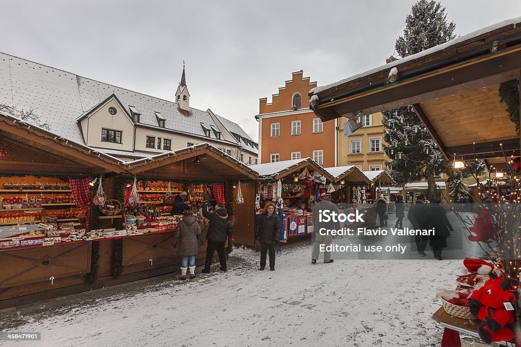 Mercado navideño en Vipiteno, Italia - Foto de stock de Aire libre libre de derechos