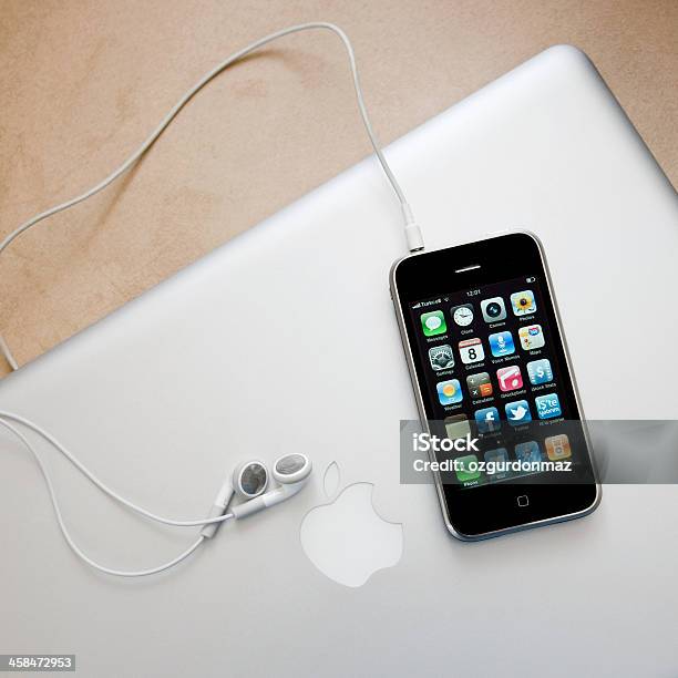 Iphone 굴절률은 Applemac Book Pro 0명에 대한 스톡 사진 및 기타 이미지 - 0명, Apple Computers, Brand Name