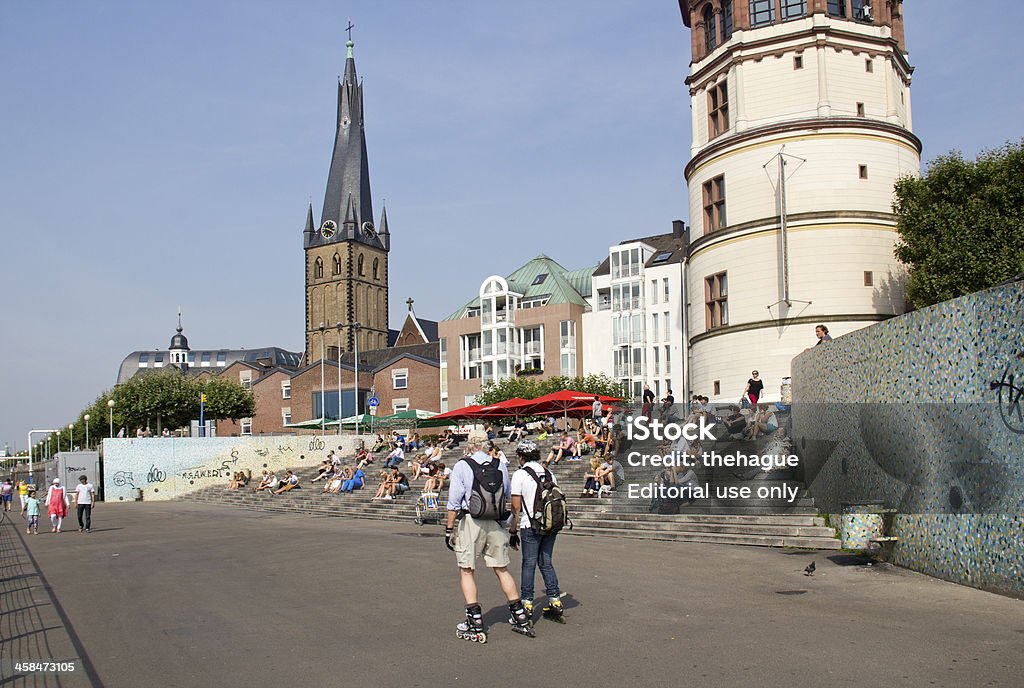 Dusseldorf em Rollerskates - Royalty-free Igreja Foto de stock