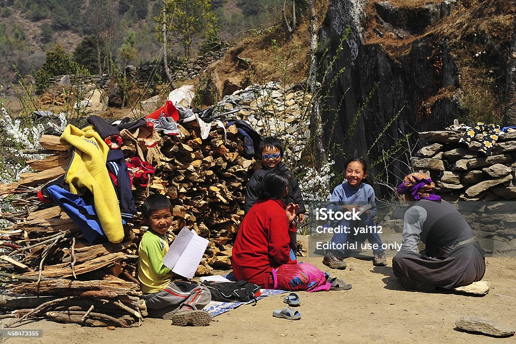 Nepalês família - Foto de stock de Adulto royalty-free