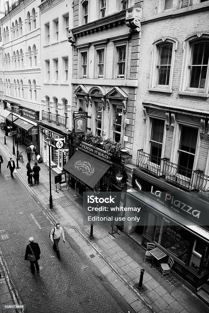 Villiers Street dalla stazione di Charing Cross - Foto stock royalty-free di Bianco e nero