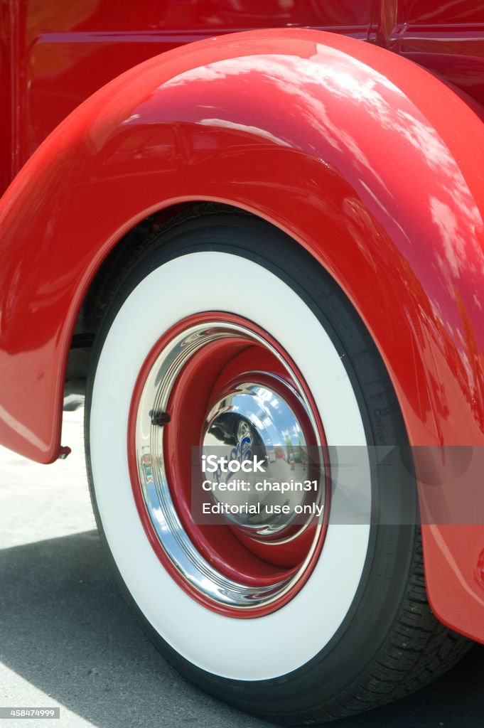 Pneumatico Whitewall su un Anno 1941 Ford Camion Pick-Up - Foto stock royalty-free di Anno 1941