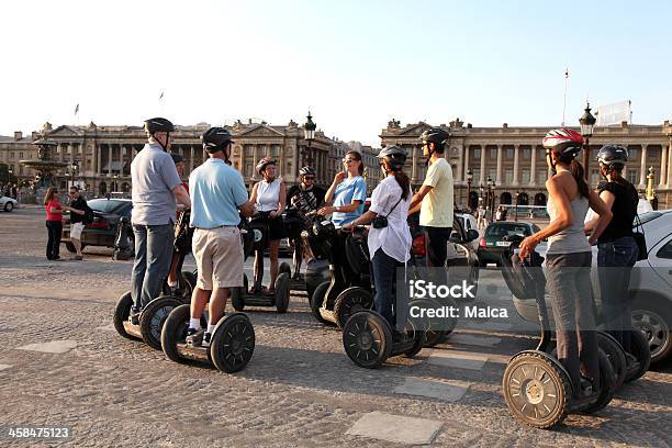 Paris Tour Segway - Fotografie stock e altre immagini di Adulto - Adulto, Adulto di mezza età, Allegro