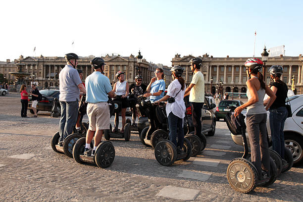 paris tour de segway - segway - fotografias e filmes do acervo