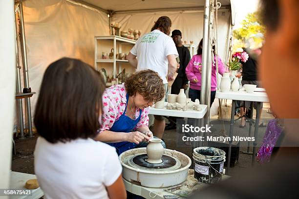 Photo libre de droit de Poterie Au Festival Dogwood banque d'images et plus d'images libres de droit de Atlanta - Atlanta, Festival traditionnel, Activité