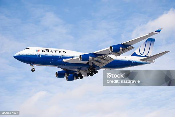 United Airlines Boeing 747 Aereo Atterraggio - Fotografie stock e altre immagini di Aereo di linea - Aereo di linea, Aeroplano, Affari