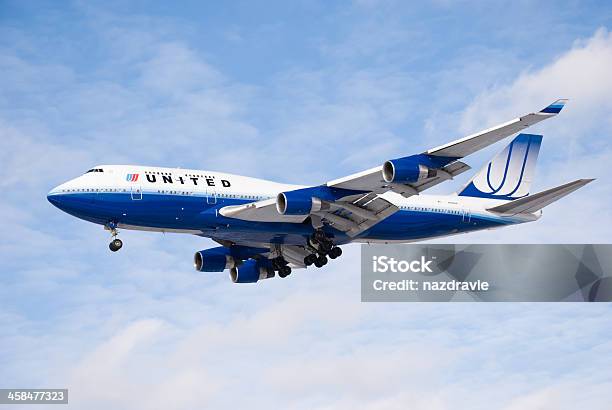 United Airlines Boeing 747 Lądowanie Samolotu - zdjęcia stockowe i więcej obrazów Bez ludzi - Bez ludzi, Biały, Biznes