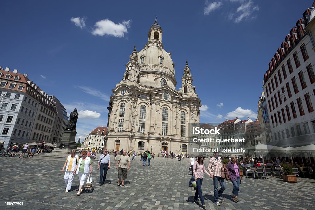 Frauenkirche Dresden-Touristen in den Vordergrund - Lizenzfrei Café Stock-Foto