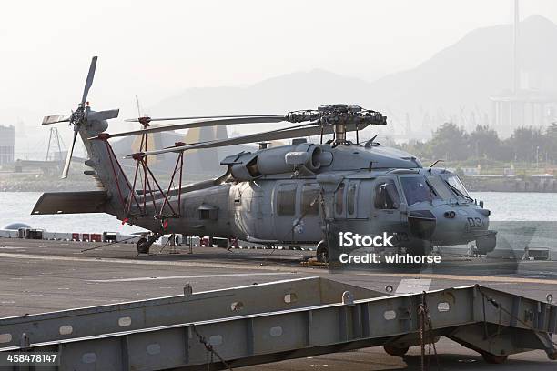 Foto de Nós Anfíbio Ataque Navio De Batalha Uss Bonhomme Richard e mais fotos de stock de Avião de Combate