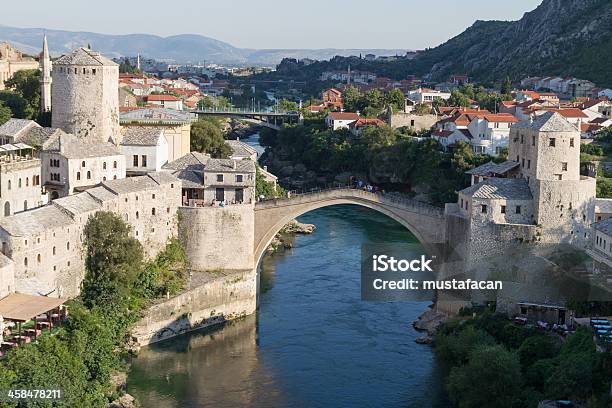 Foto de Mostar Old Bridge e mais fotos de stock de Antigo - Antigo, Arquitetura, Azul