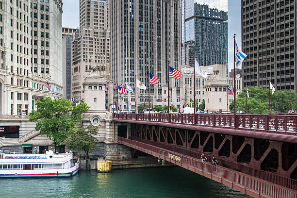 michigan avenue w chigago - equitable building zdjęcia i obrazy z banku zdjęć