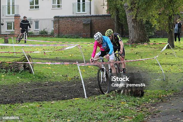 Photo libre de droit de Les Cyclistes Dans Rapha 2013 Super Cross Elite Course De Compétition banque d'images et plus d'images libres de droit de 2000-2009