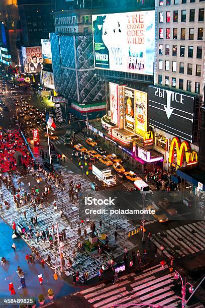 Multidões Times Square Na Noite - Fotografias de stock e mais imagens de Cidade de Nova Iorque - Cidade de Nova Iorque, Destino de Viagem, EUA