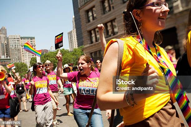 Orgulho Gay De Março De Nova Iorque - Fotografias de stock e mais imagens de 2009 - 2009, Adulto, Andar