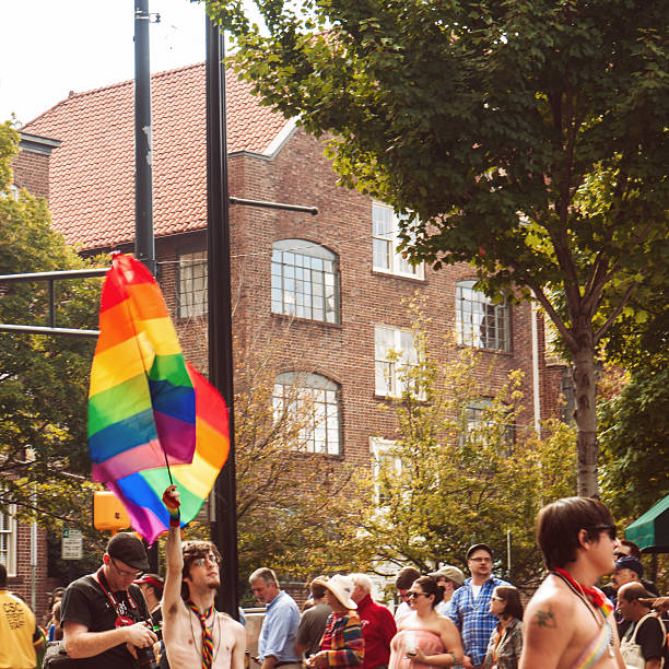 manifestazione di orgoglio - atlanta pride foto e immagini stock