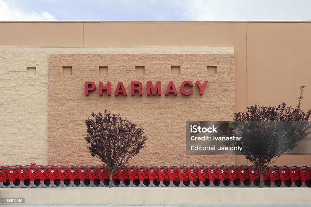 Target negozio di farmacia - Foto stock royalty-free di Albero