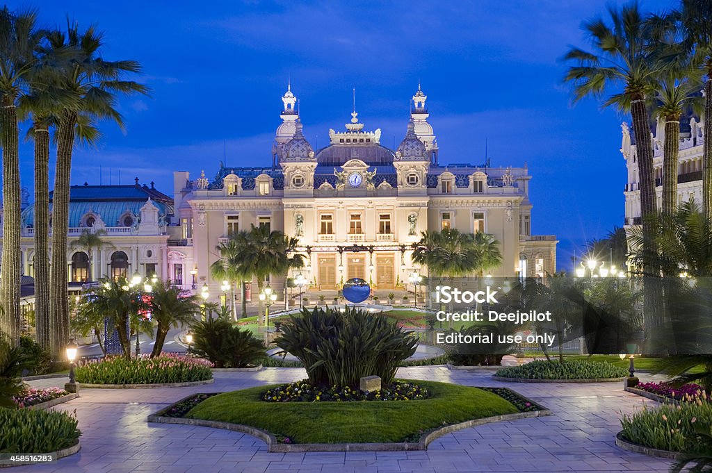 Monte Carlo Casino y el Jardin Exotique en Mónaco - Foto de stock de Montecarlo libre de derechos