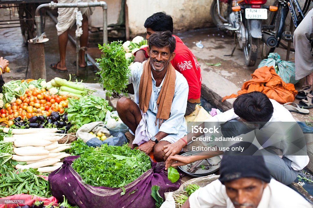 Продукты шоппинг в Джайпур, Раджастхан, Индия - Стоковые фото Бизнес роялти-фри