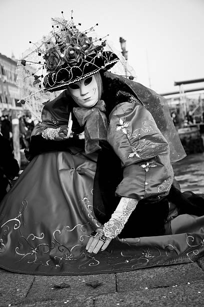 maschera di carnevale di venezia - venice italy flash foto e immagini stock