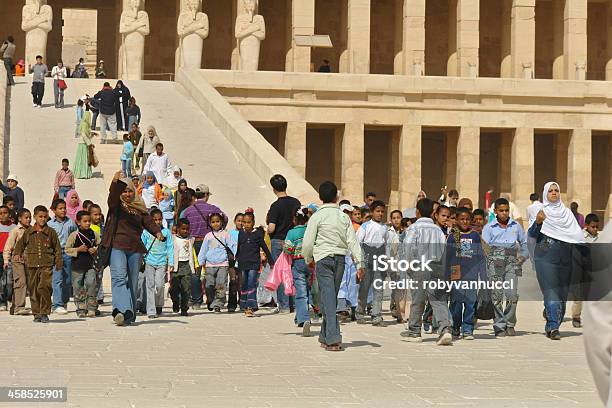 Allievo Di Hatshepsut Mortuary Temp - Fotografie stock e altre immagini di Aula - Aula, Bambino di scuola elementare, Egitto