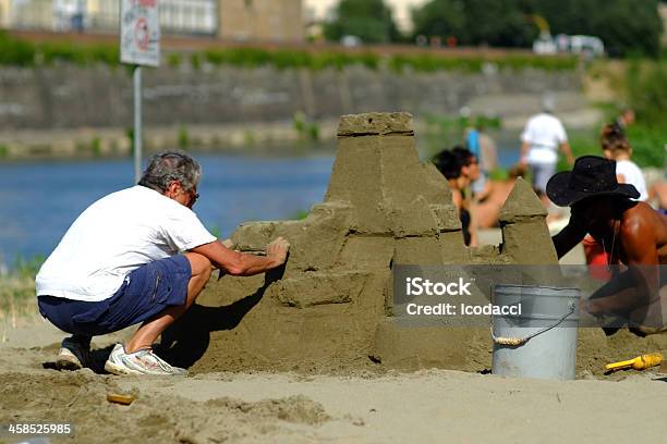 Sand Castle Nahe Dem Fluss Stockfoto und mehr Bilder von Außenaufnahme von Gebäuden - Außenaufnahme von Gebäuden, Bauen, Bauwerk