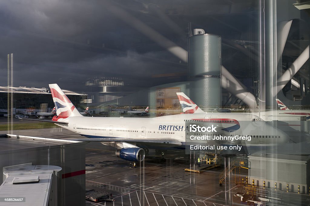 British Airways 버즘 at 히스로 공항 터미널 5 - 로열티 프리 British Airways 스톡 사진