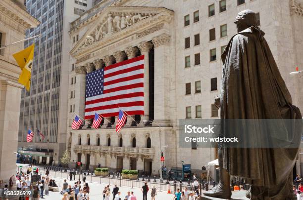 Ньюйоркская Фондовая Биржа Манхэттен — стоковые фотографии и другие картинки Нью-Йоркская фондовая биржа - Нью-Йоркская фондовая биржа, Звёздно-полосатый флаг, Бизнес-центр