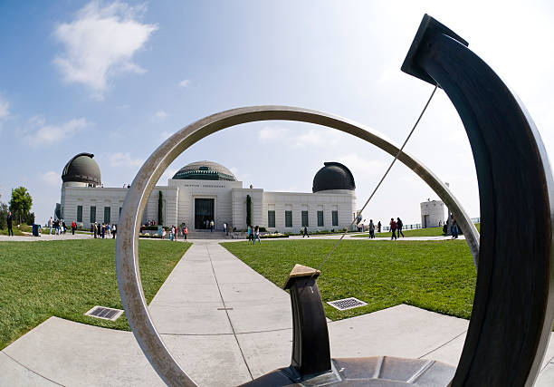 los angeles griffith обсерватория - griffith park observatory sundial griffith park california стоковые фото и изображения