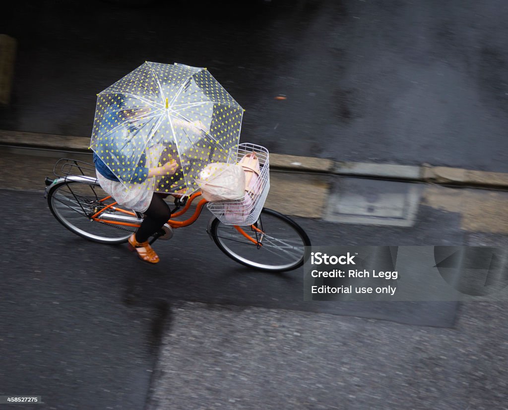 Mulher Japonesa em bicicleta - Royalty-free Adulto Foto de stock