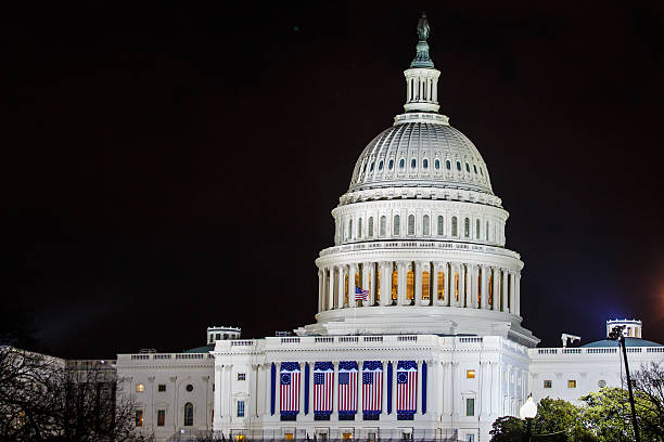 united states capitol la notte di barack obama di inaugurazione presidenziale - inauguration into office washington dc barack obama capitol building foto e immagini stock