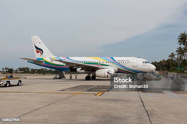 벤톤빌 에어제스처 항공기 탑승 및 항공편 준비 Airbus A321에 대한 스톡 사진 및 기타 이미지 - Airbus A321, 공항, 관광