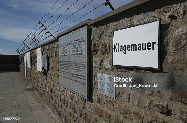 Photo libre de droit de Klagemauer Dans Le Camp De Concentration De Mauthausen banque d'images et plus d'images libres de droit de Antisémitisme