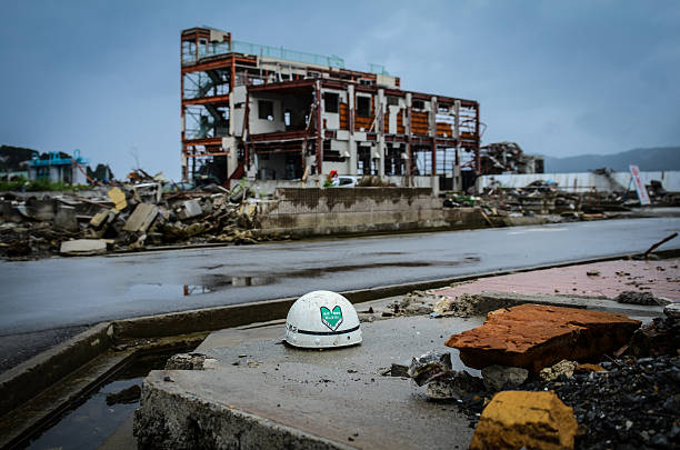 ishinomaki cidade de 6 meses após maremoto - ishinomaki imagens e fotografias de stock