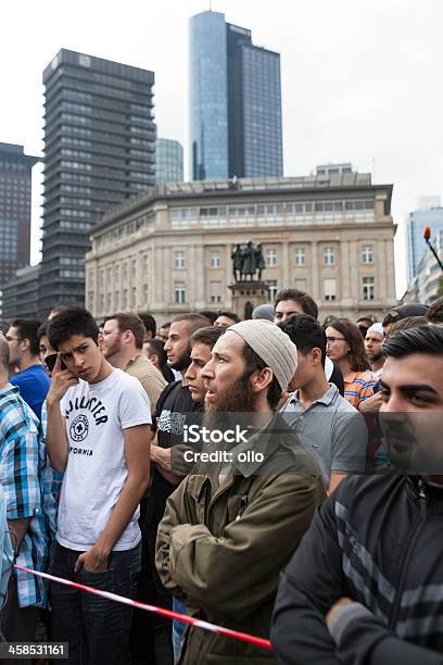 Salafist Islamischer Friedenskongress Francoforte - Fotografie stock e altre immagini di Adulto - Adulto, Ambientazione esterna, Centro della città