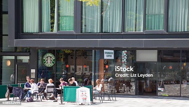 직원관리 편안한 외부 스타벅스 에든버러 Starbucks에 대한 스톡 사진 및 기타 이미지 - Starbucks, 노트북, 카페