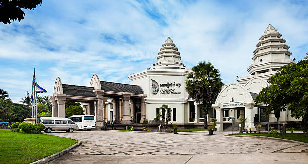 angkor national museum in siem reap, kambodscha. - marcel siem stock-fotos und bilder