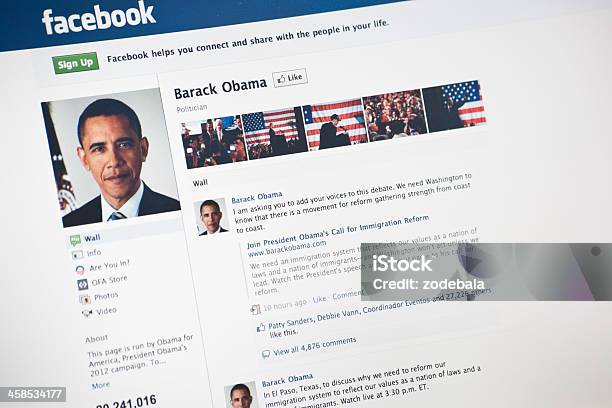 The President Barack Obama Page On Facebookcom Stock Photo - Download Image Now - Barack Obama, Connection, Hyperlink