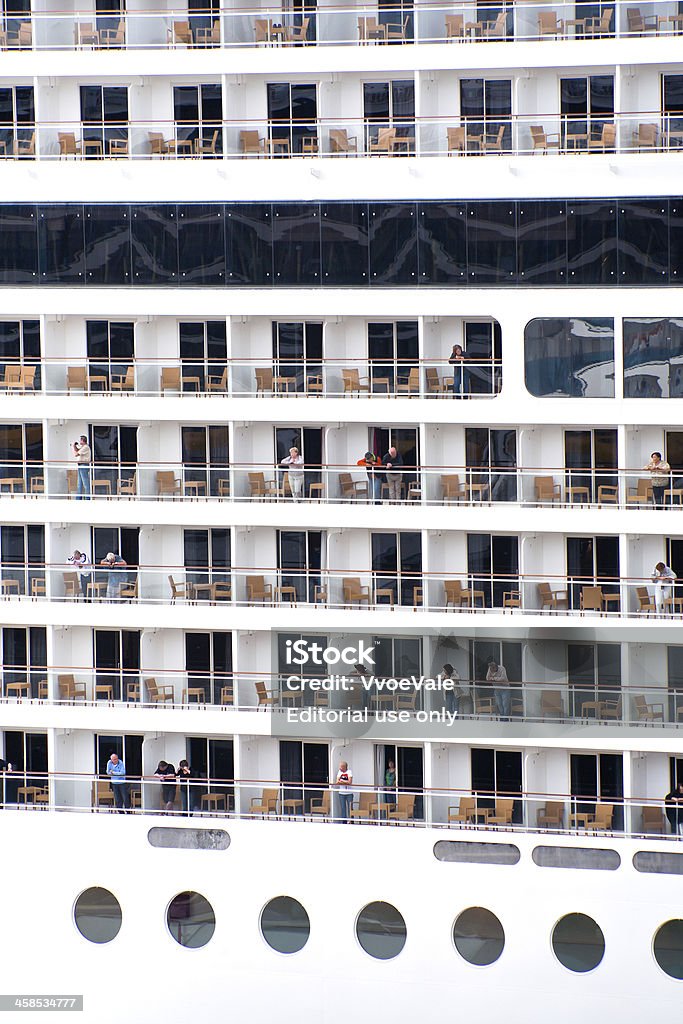 Grande nave da crociera - Foto stock royalty-free di A bordo