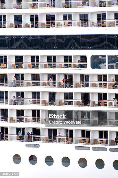 Grande Nave Da Crociera - Fotografie stock e altre immagini di A bordo - A bordo, Abitacolo, Albergo